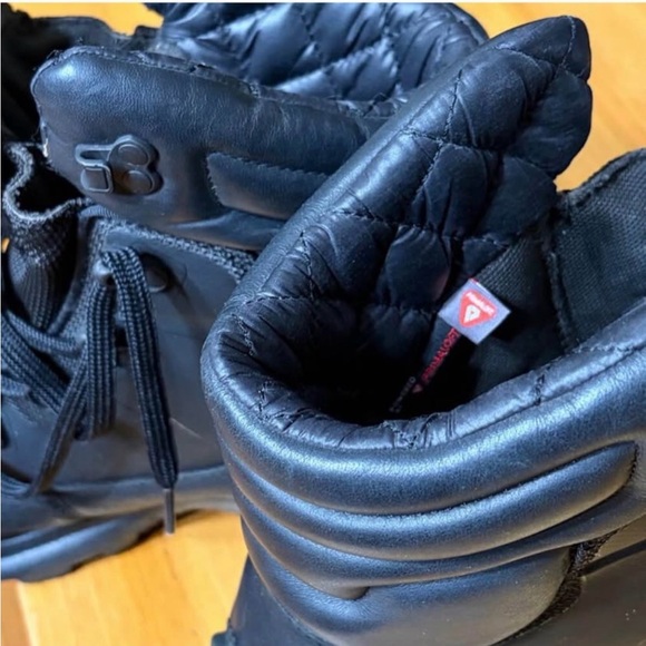 The North Face Men\'s Black Snow Boots main image 5